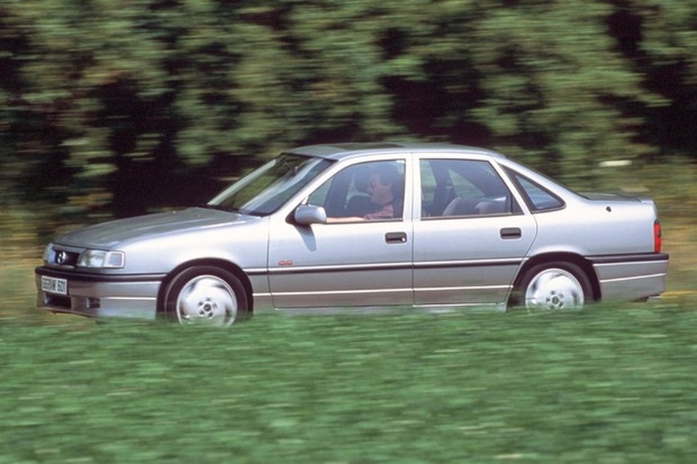 A versão do Vectra usada na Fórmula 1 tinha motor 2.0 turbo e tração 4x4, que nunca foram oferecidos no Brasil (Foto: Divulgação) — Foto: Auto Esporte