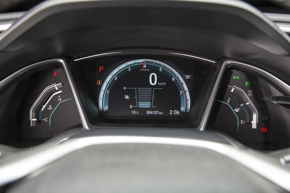Honda Civic EXL tem painel LCD configurável com conta-giros e velocímetro digitais