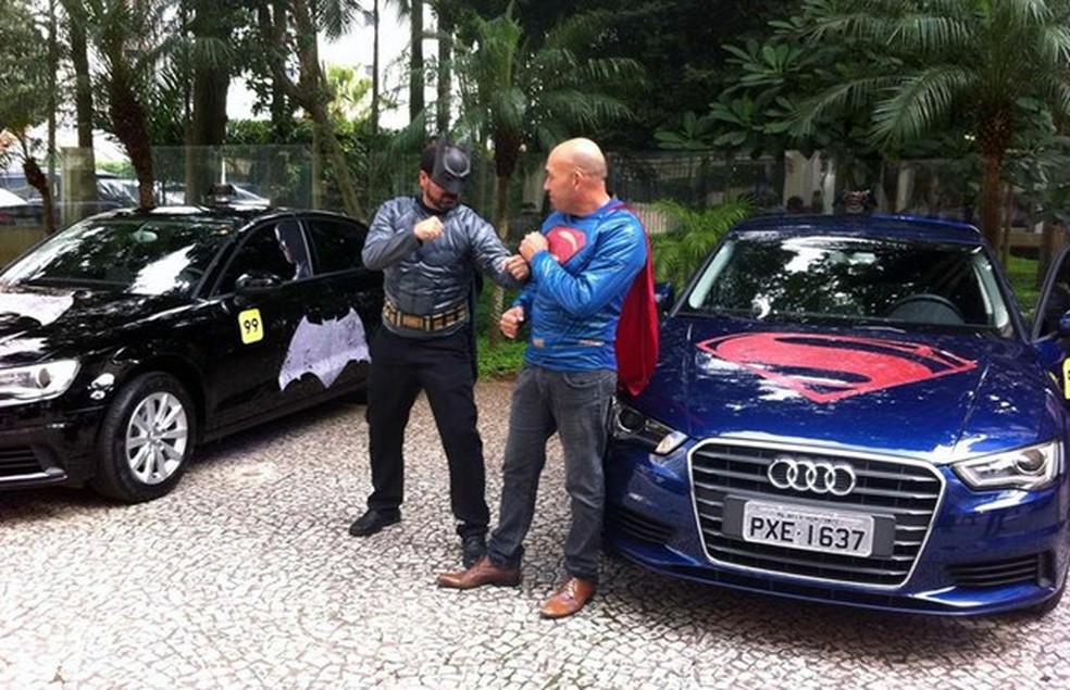 Cavaleiro das Trevas ou Homem de Aço? (Foto: 99Taxis) — Foto: Auto Esporte