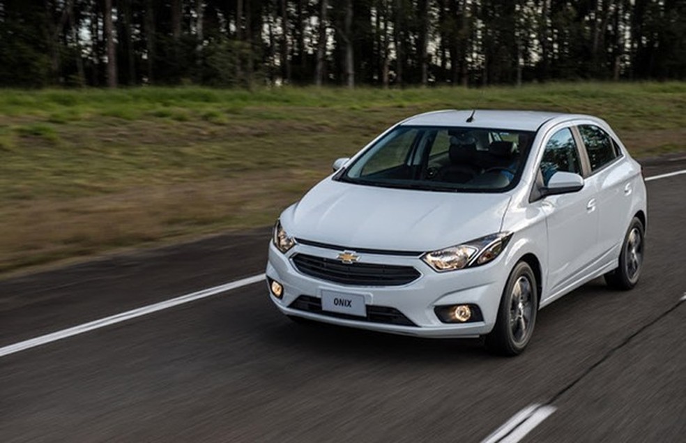 GM Onix LT 1.0 2015 - detalhes, consumo e desempenho - www.car.blog.br 