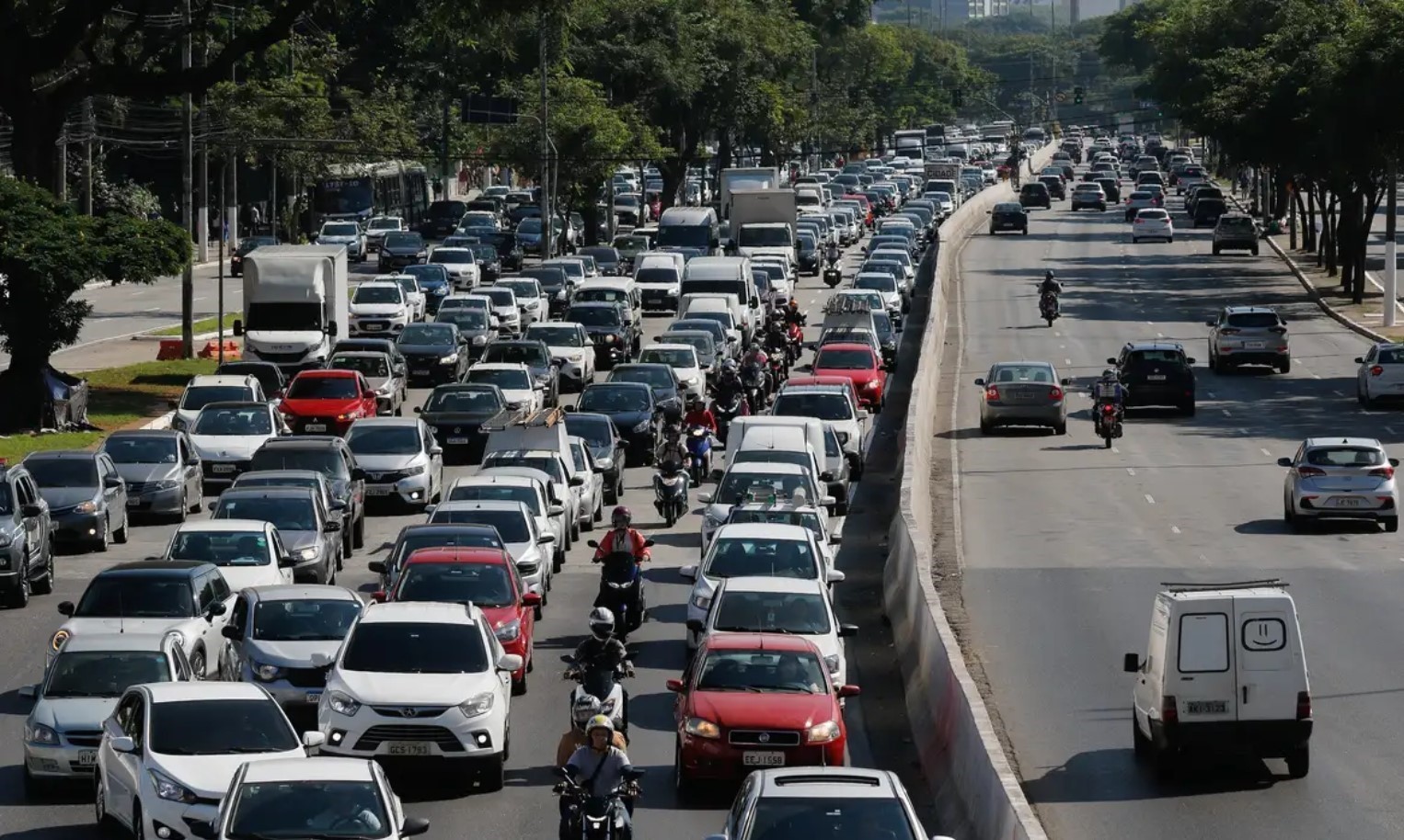 Quando volta o rodízio de carros em SP após suspensão de fim do ano?