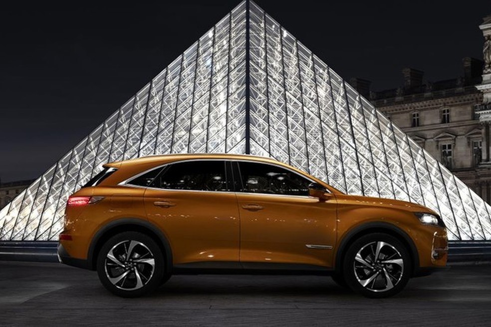 Linhas do DS7 Crossback de produção seguem o estilo do conceito (Foto: Divulgação) — Foto: Auto Esporte