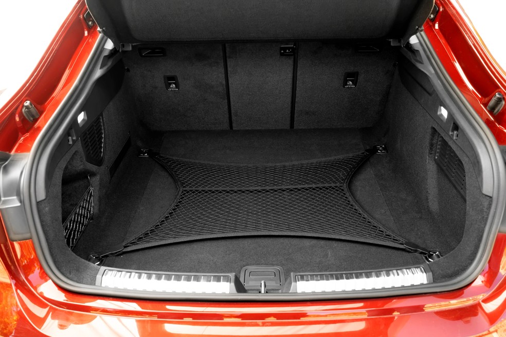 Novo Audi A5 tem 417 litros de capacidade no porta-malas — Foto: Divulgação/Audi