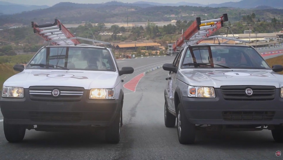 Fiat fez uma corrida de Uno com escada no teto para revelar o nome do Cronos — Foto: Reprodução