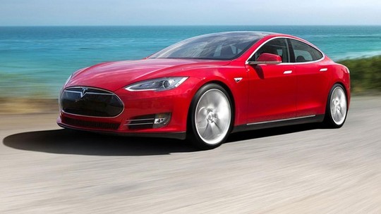 Model S da Tesla não passa nos testes de segurança de instituto americano