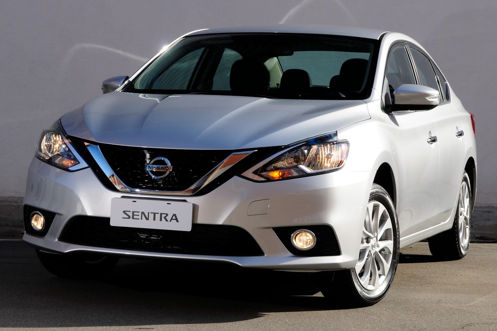 Unidades do Nissan Sentra 2017 reestilizado estão disponíveis no mercado de usados com bom espaço interno  — Foto: Nissan/Divulgação