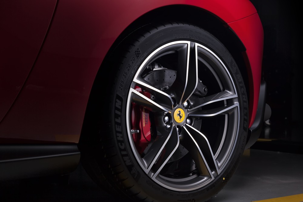 Nova Ferrari Roma chega ao Brasil pelo preço de R$ 3,3 milhões – duas ...