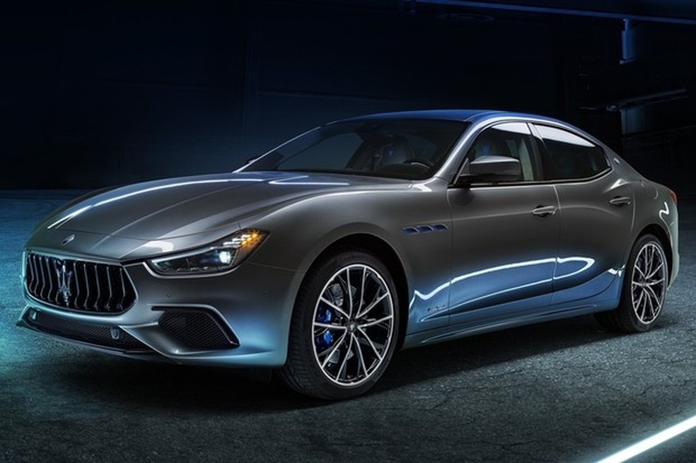 Maserati Ghibli é um sedã híbrido — Foto: Auto Esporte