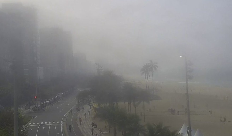 Neblina causa transtornos no Rio — Foto: Reprodução/Ecoponte
