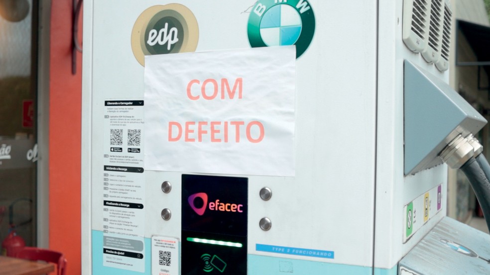 No trajeto de ida, a maioria dos carregadores da Via Dutra estava funcionando, mas alguns apresentaram defeito — Foto: Demetrios Cardozo