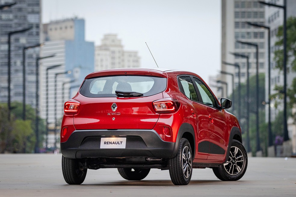 Renault Kwid 2023 conta com lanternas de LED a partir da versão Intense  — Foto: Divulgação