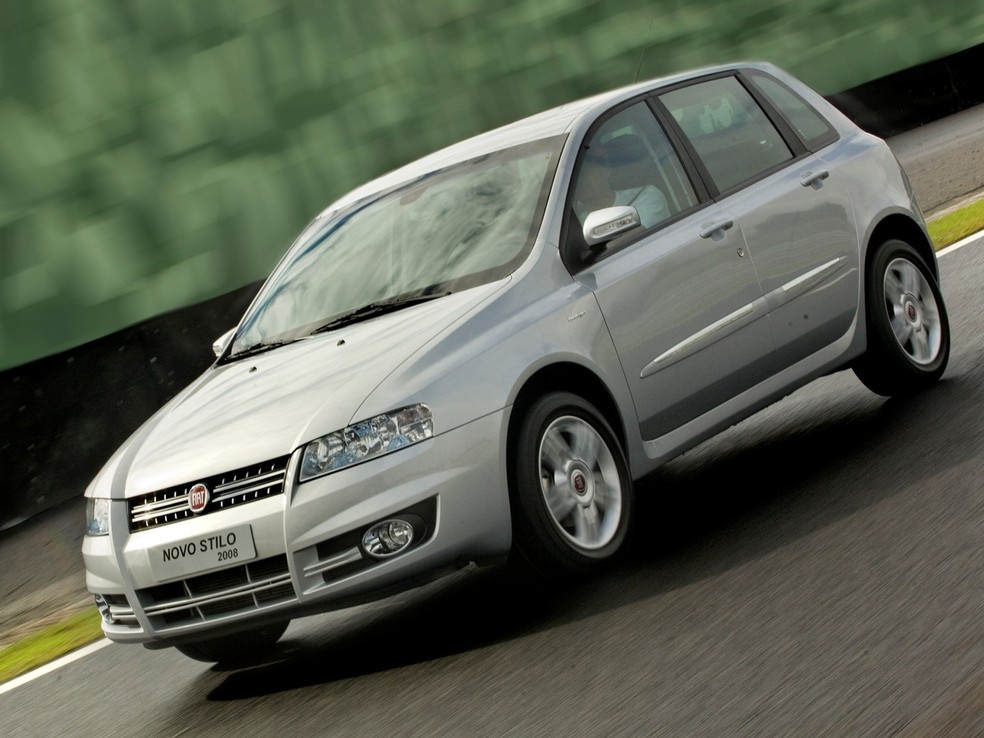 Em 2008, o Stilo recebeu um leve facelift — Foto: Divulgação