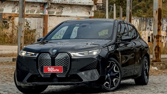 BMW iX e i5 saem de linha no Brasil em preparação para chegada do novo iX3