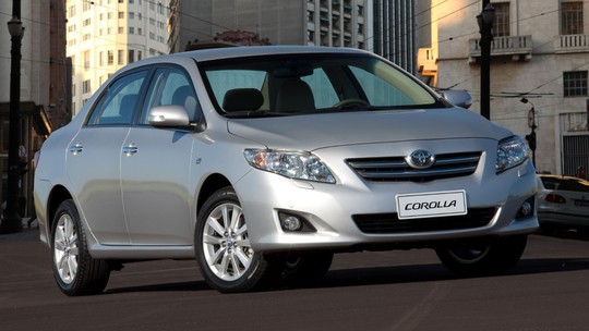 Toyota Corolla 2013 é durável, bom de revenda e mais barato do que um sedã compacto novo