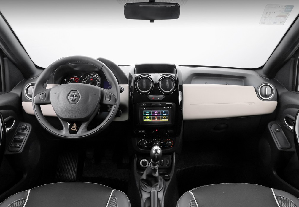 Painel do Renault Duster Dakar II — Foto: Divulgação