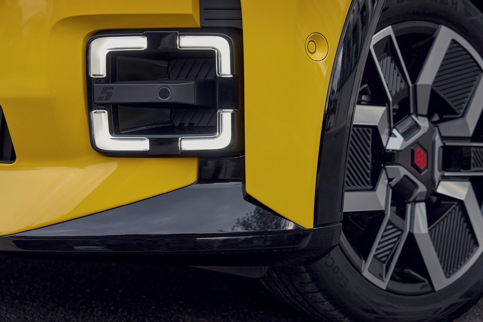 Renault 5 E-tech 2025 custa cerca de R$ 200 mil na conversão atual e sem impostos  — Foto: Divulgação