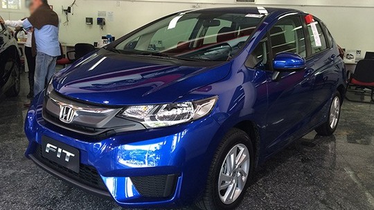 Honda Fit básico e topo de linha têm espera de até três meses