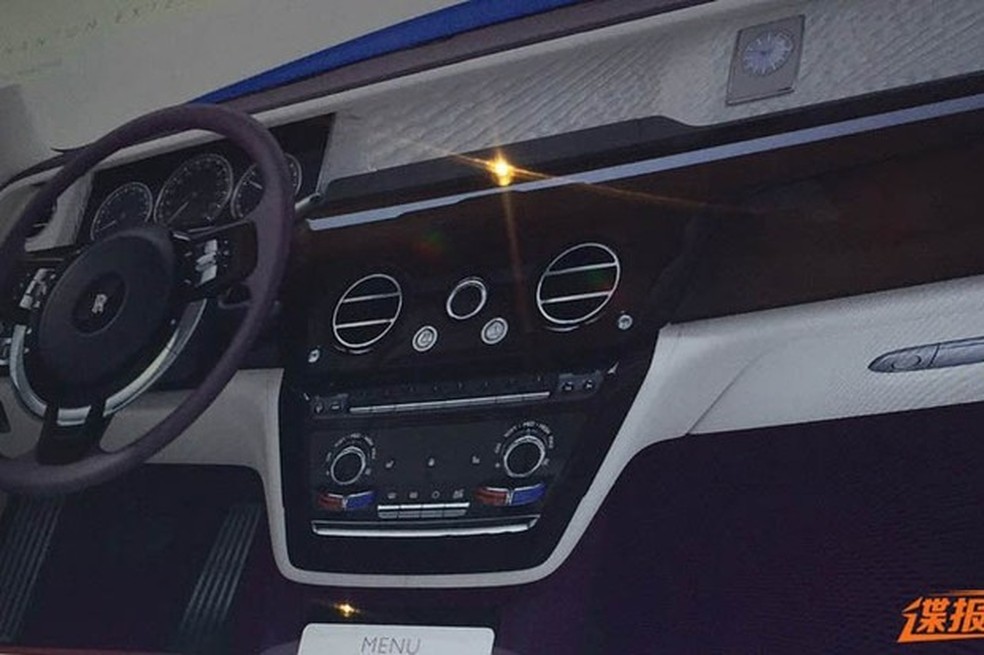 Rolls-Royce Phantom pode ter vazado antes do lançamento oficial (Foto: Reprodução / Worldscoop) — Foto: Auto Esporte