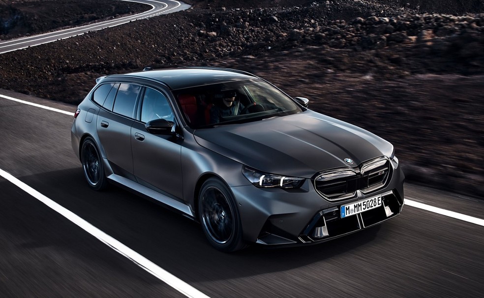 BMW M5 Touring parece a combinação perfeita entre um sedã e um SUV — Foto: Divulgação