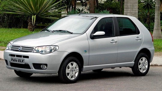 5 carros usados por R$ 15 mil que são práticos e com mecânica simples