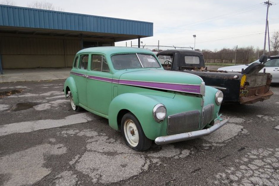 Coleção com mais de 700 carros vintage é leiloada nos EUA