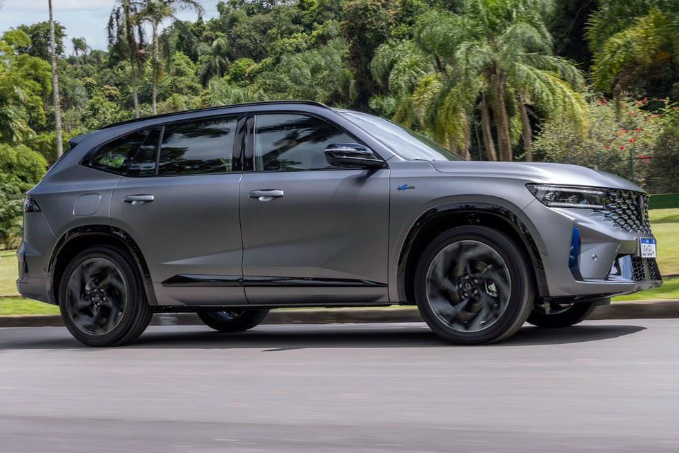 Renault Koleos tem mais de 2,80 m de entre-eixos — Foto: Divulgação/Renault