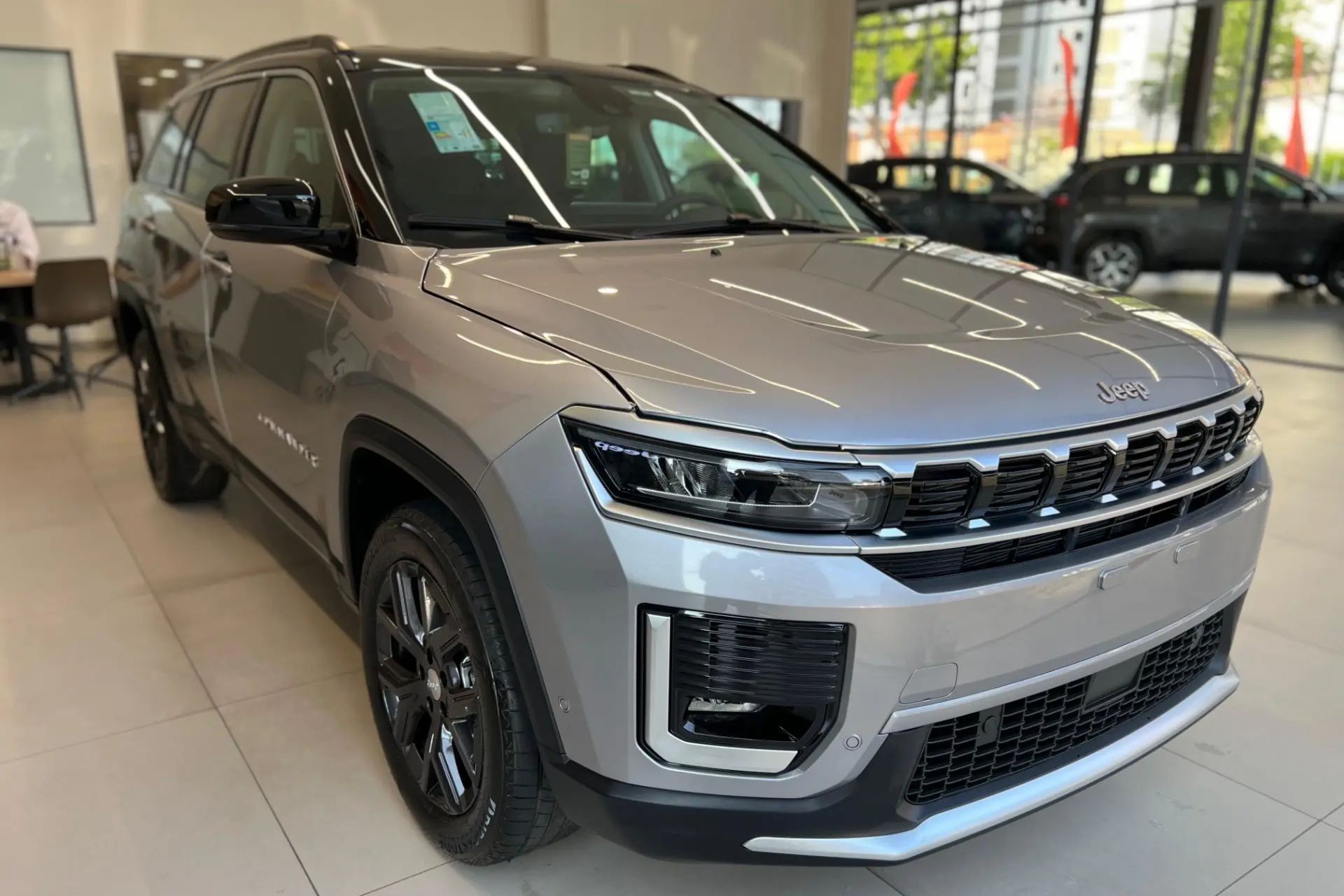 Jeep Commander tem descontos de mais de R$ 26 mil nas concessionárias