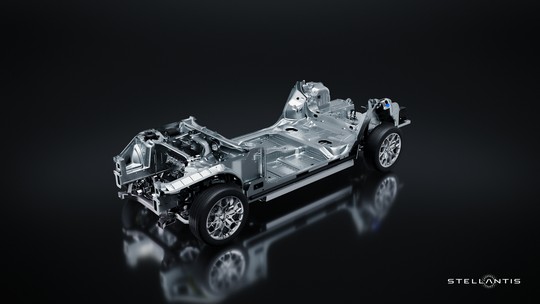 Stellantis promete carros que vão a 100 km/h em 2 segundos e rodam 800 km