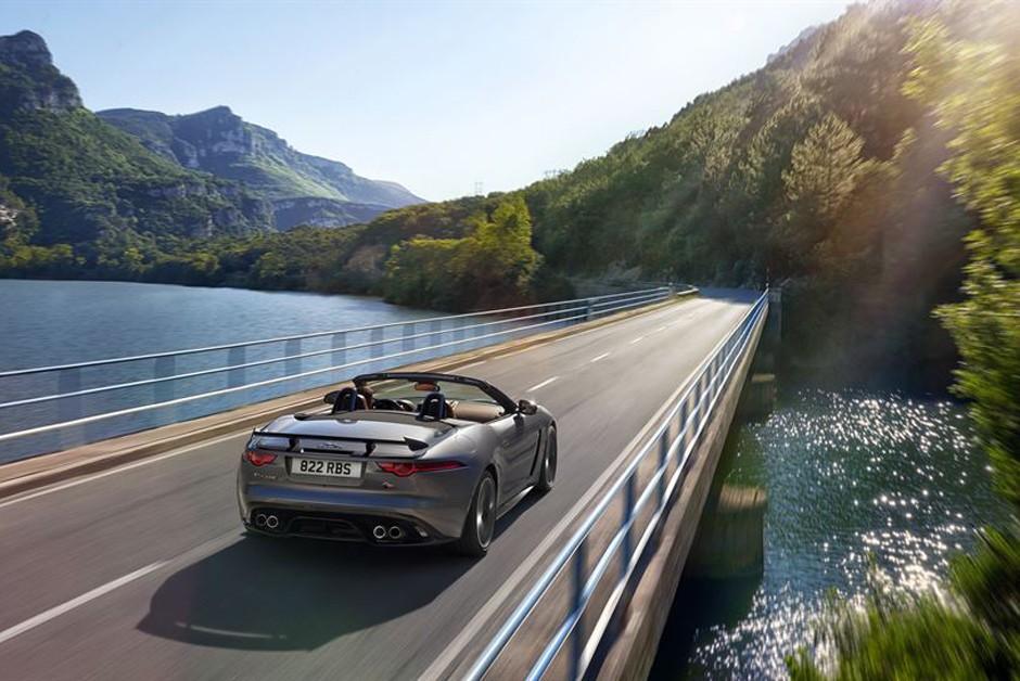 Jaguar F-Type SVR conversível