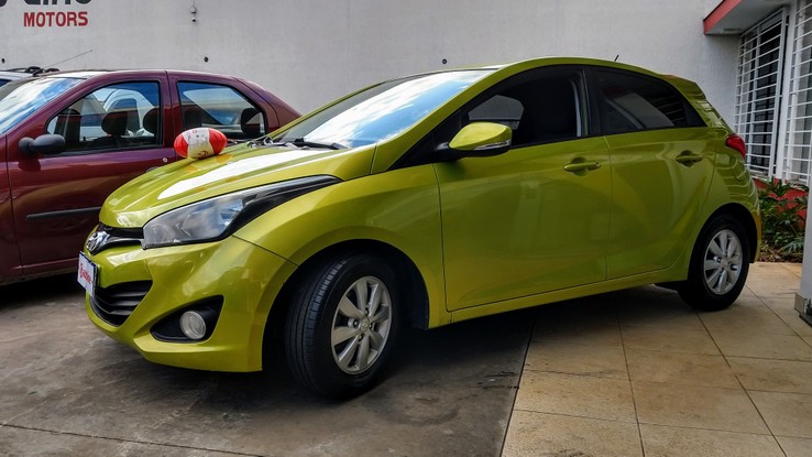 Hyundai HB20 verde
