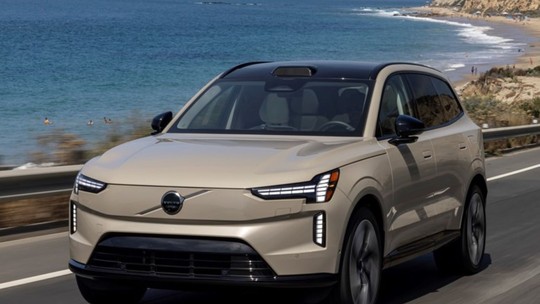 Volvo EX90 chega ao Brasil e é SUV elétrico que "aprende" novas funções