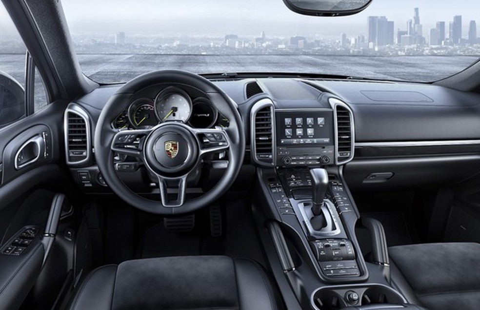 Interior do Porsche Cayenne Platinum Edition (Foto: Divulgação) — Foto: Auto Esporte