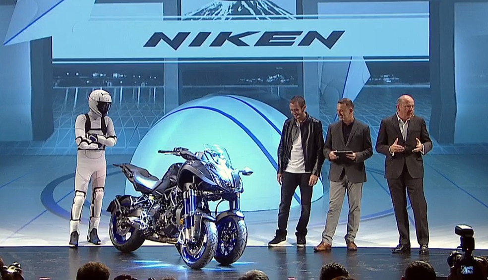 Nike moto 7 store