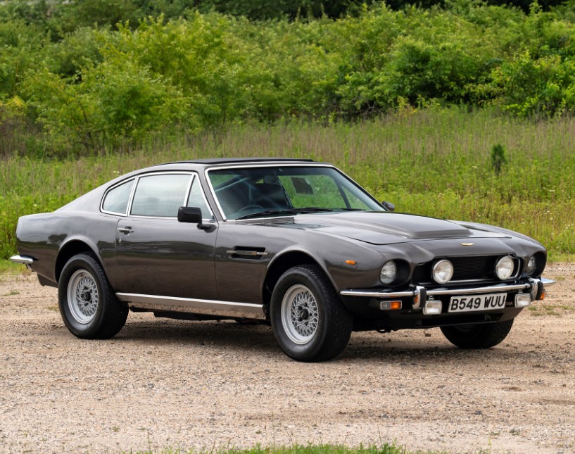 Aston Martin V8 do James Bond — Foto: Reprodução/RM Sotherby's