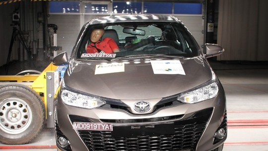 Com dois airbags, Toyota Yaris sedã tem quatro estrelas no Latin NCAP