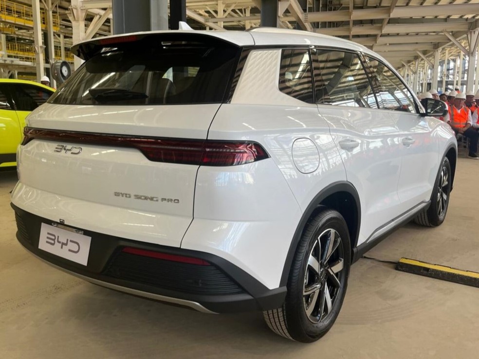 BYD Song Pro será o primeiro modelo da marca a usar tecnologia que combina gasolina, etanol ou eletricidade — Foto: Marcus Celestino/Auto News Brasil