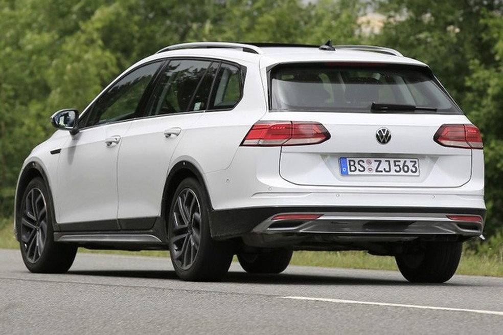 Lanternas também contam com pequenos disfarces (Foto: Automedia) — Foto: Auto Esporte