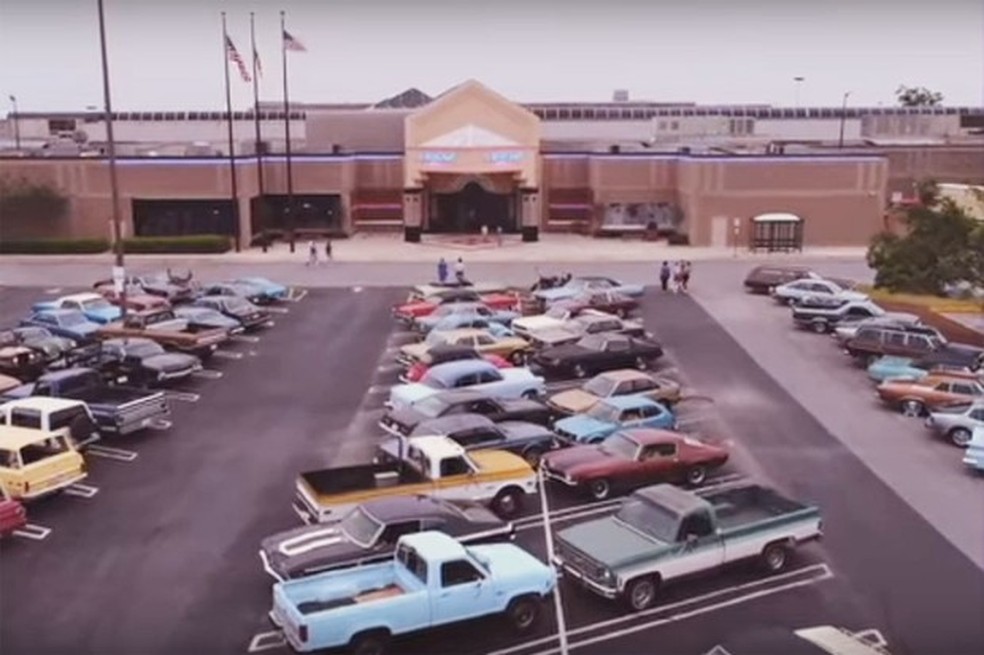 70 carros da empresa foram cedidos à série Stranger Things, da Netflix (Foto: Divulgação) — Foto: Auto Esporte