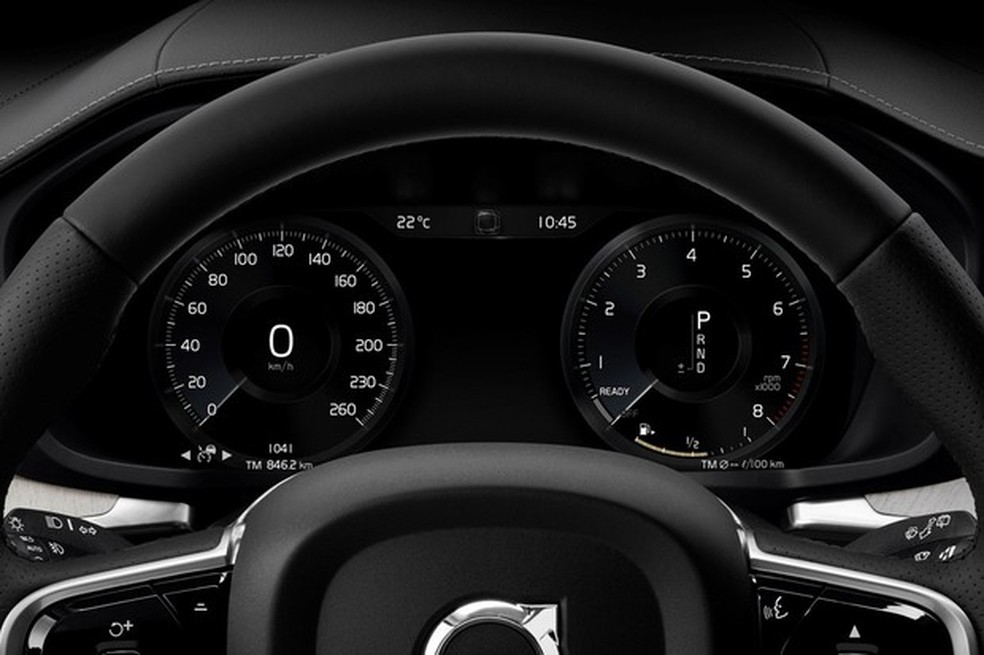 Tal como em modelos da Audi, o quadro de instrumentos do Volvo é inteiramente digital (Foto: Divulgação) — Foto: Auto Esporte