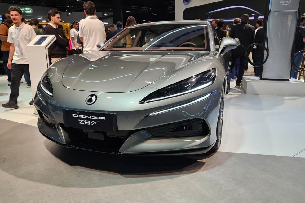 Denza Z9 GT começa a ser vendida a partir do primeiro semestre de 2026 — Foto: Jady Peroni/Autoesporte