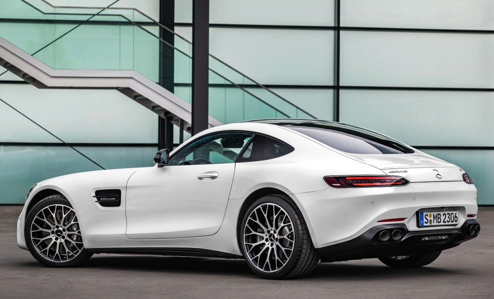 Rodas, para-choques e arranjo interno de faróis e lanternas são novos — Foto: Divulgação/Mercedes-Benz