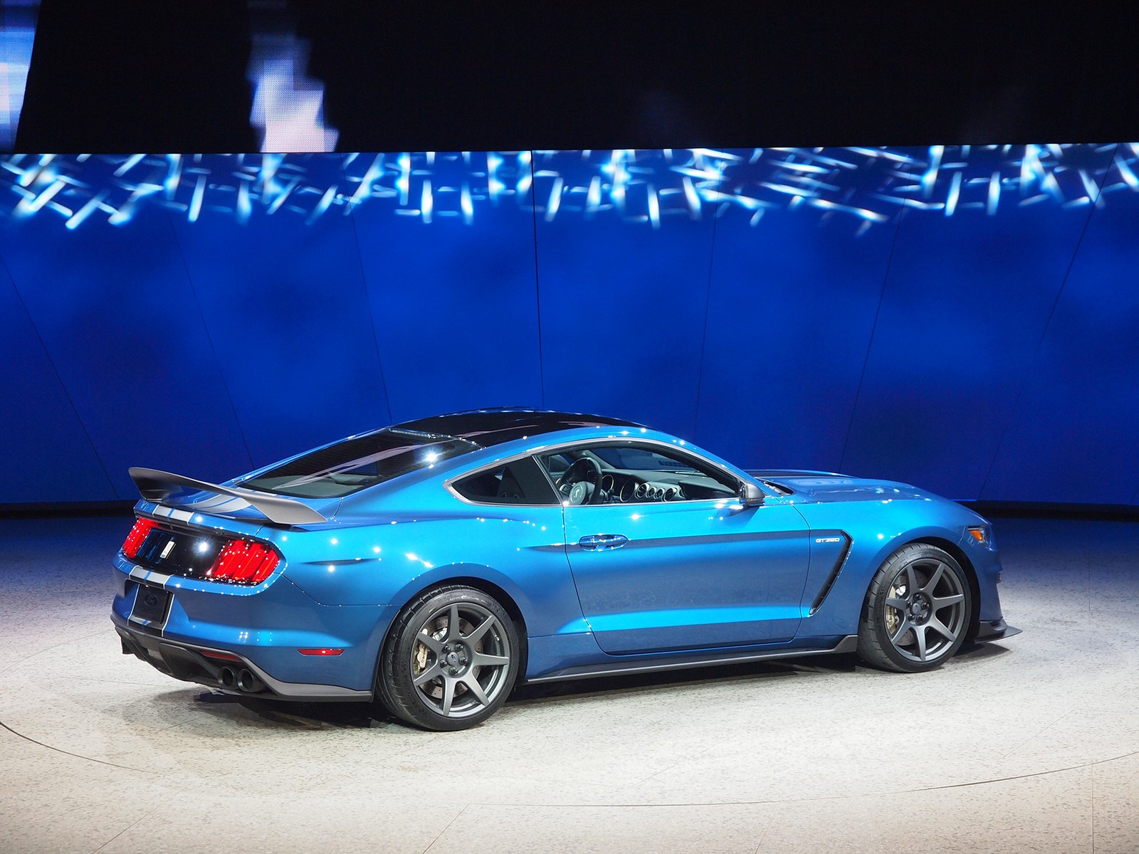Ford GT350 R no Salão de Detroit 2015