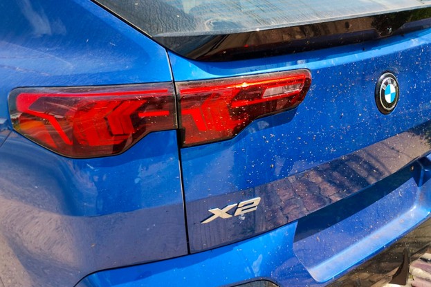 BMW X2 sendo distribuída em Ananindeua (PA)