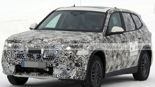 Flagra: novo BMW X1 vai combinar visual de elétrico com motores a combustão