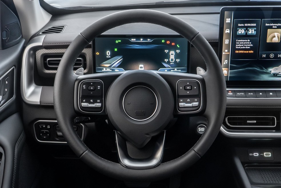 GWM Poer P30 2026 tem volante em couro multifuncional  — Foto: Divulgação