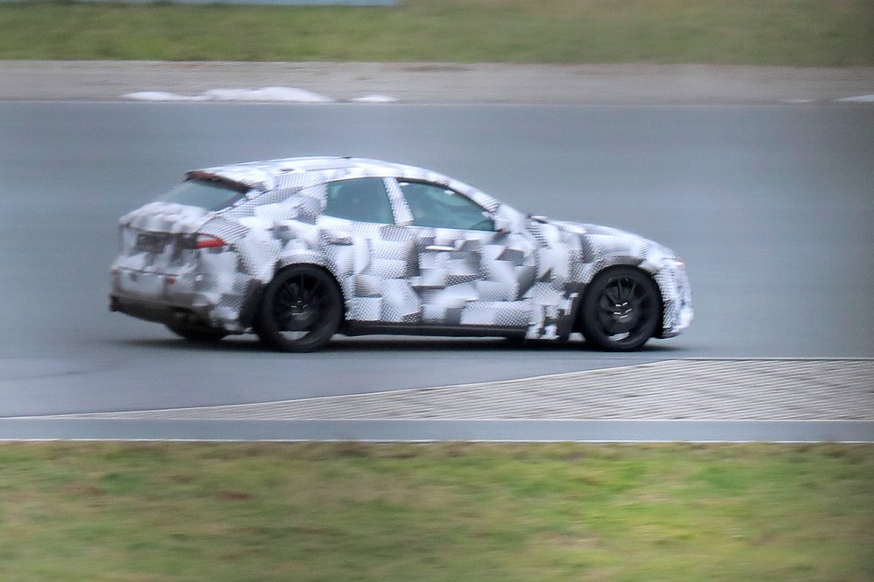 Ferrari Purosangue terá opções de motores V12, V8 híbrido e... elétricos — Foto: Automedia/Auto News Brasil