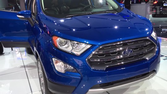 Flagra mostra Ford EcoSport reestilizado com motor 1.5 e estepe na traseira