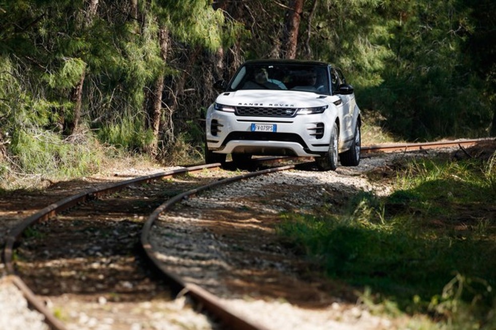 Range Rover Evoque em teste off-road (Foto: Divulgação) — Foto: Auto Esporte