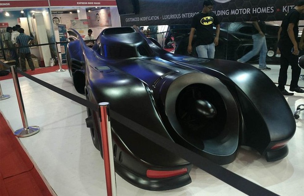 Mercedes Classe S vira Batmóvel na Índia (Foto: Divulgação) — Foto: Auto Esporte