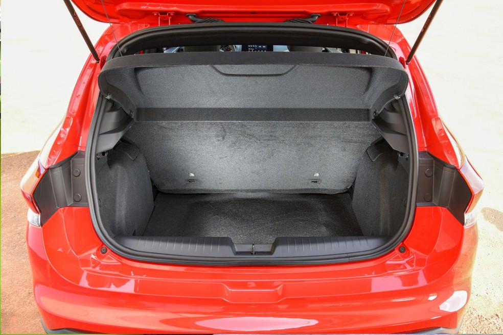 Fiat não divulga a capacidade do porta-malas do Pulse no padrão VDA — Foto: Murilo Goes/Auto News Brasil